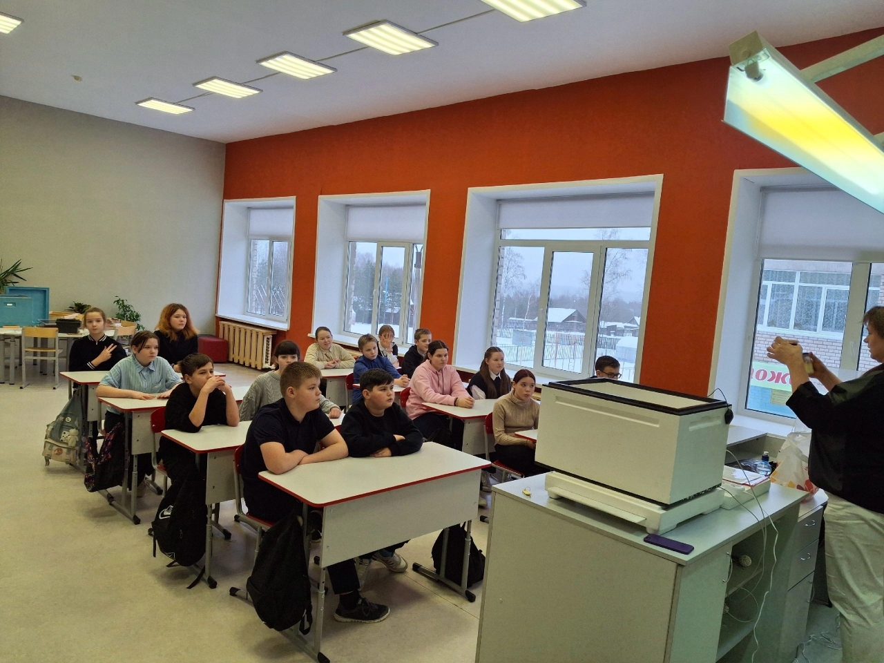 На занятиях "Школьная метеостанция" и "Умный улей" На занятиях "Школьная метеостанция" и "Умный улей".